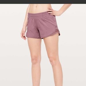 Lululemon Hotty Hot Short II 4” Figue Size 6